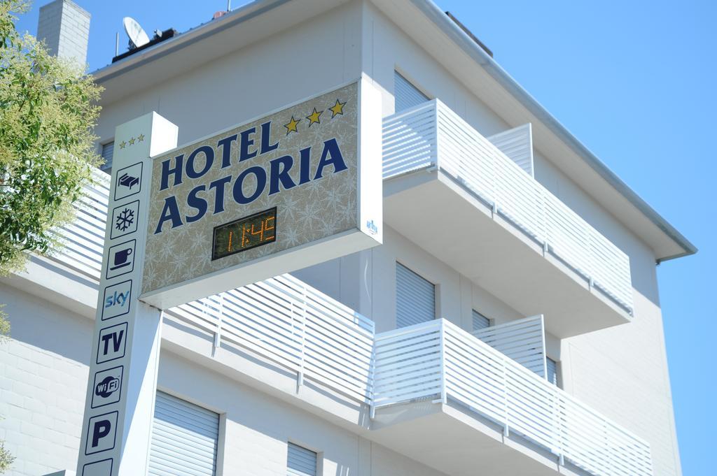 رافيننا Hotel Astoria المظهر الخارجي الصورة